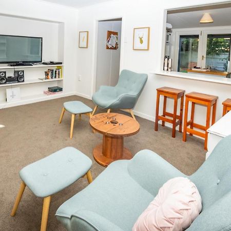 Hop, Skip And Jump To The Lake - Te Anau House Ngoại thất bức ảnh